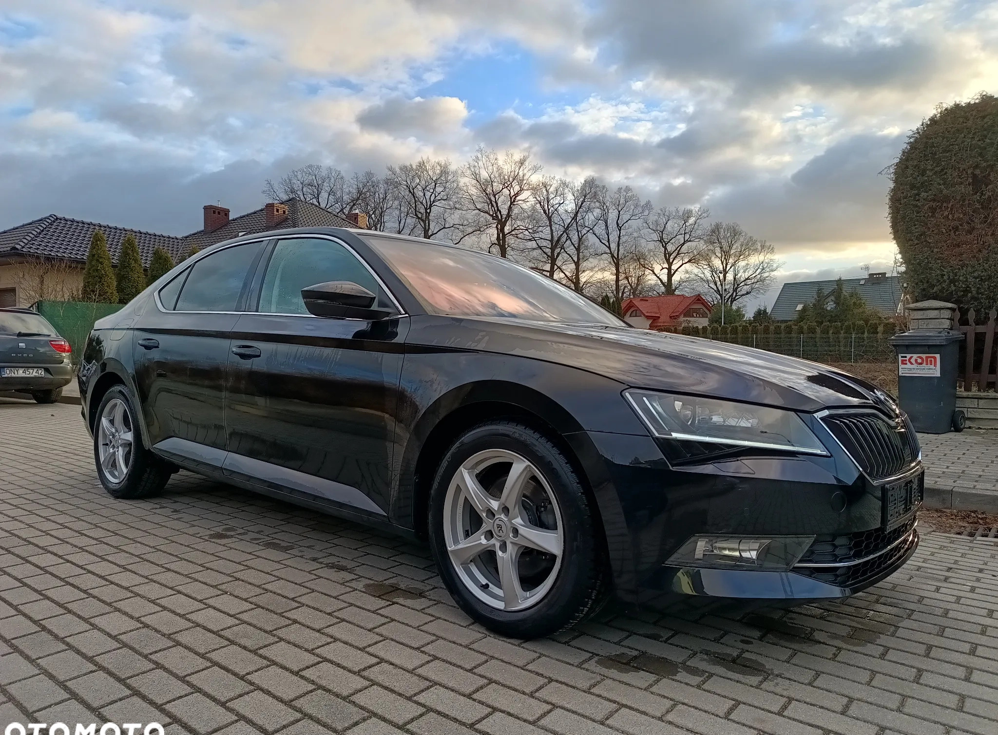 Skoda Superb cena 55900 przebieg: 136000, rok produkcji 2016 z Nysa małe 497